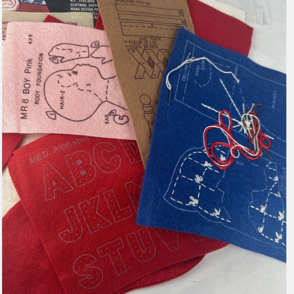 Vintage Edna Looney Felt Christmas Stocking Needleart Kit Praying Boy Open - Picture 2 of 7